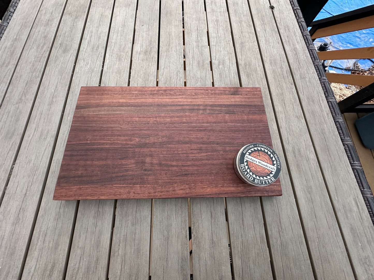 Walnut Edge Grain Cutting Board – Classic Elegance for Your Kitchen