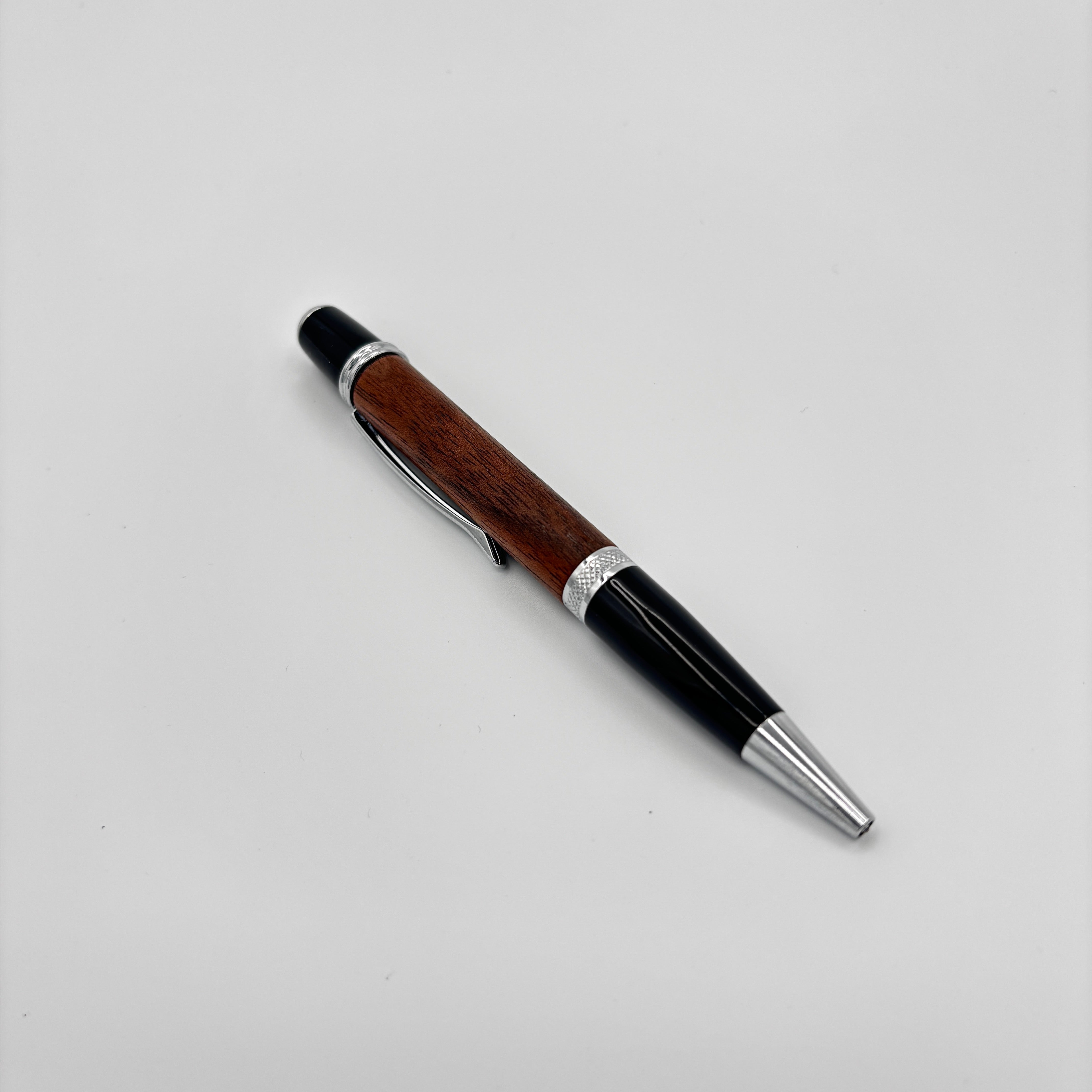 Gatsby Silver Walnut Writing Pen – Luxury Hand-Turned Gift